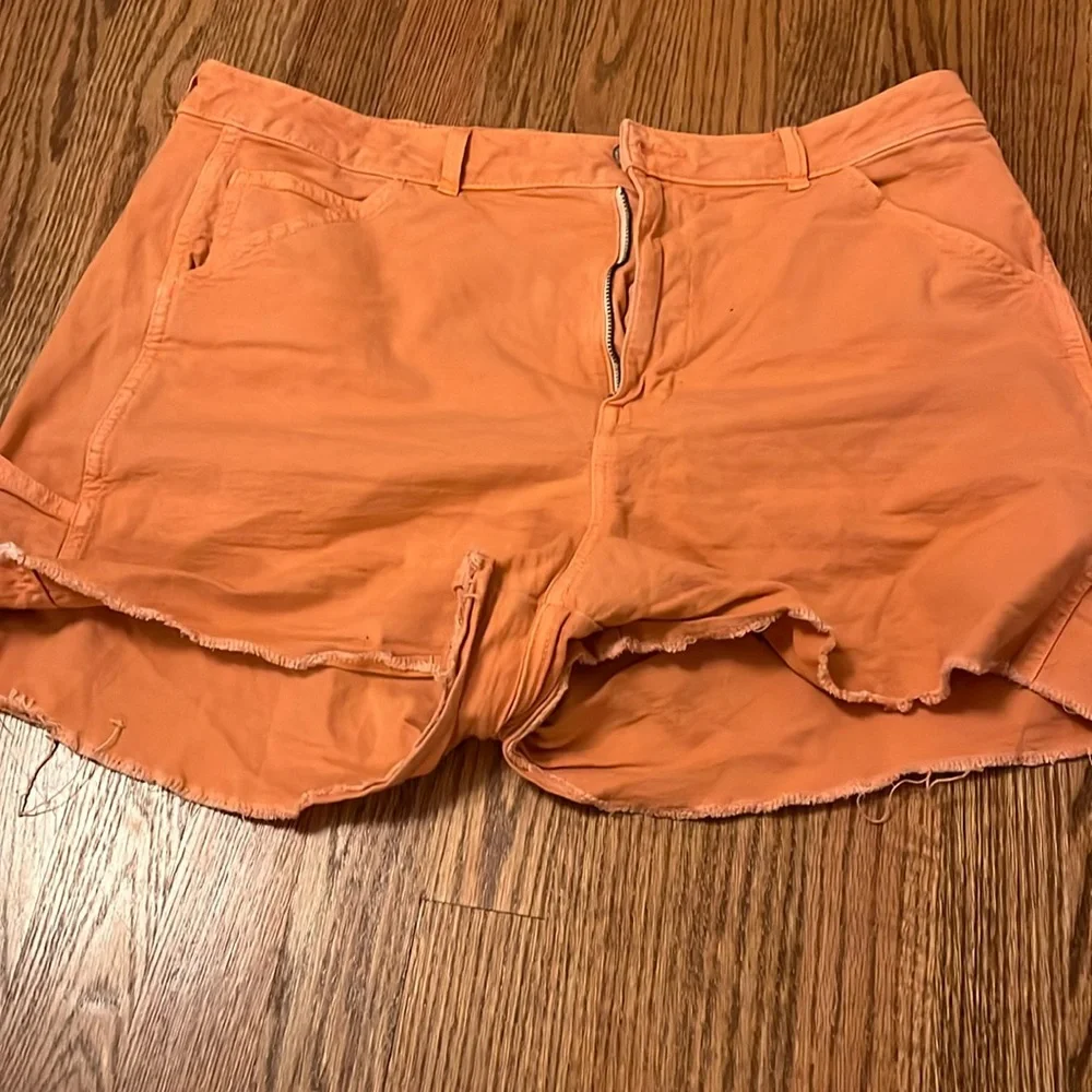 American Eagle highest rise 90s boyfriend shorts that are stretchy. - Picture 1 of 4